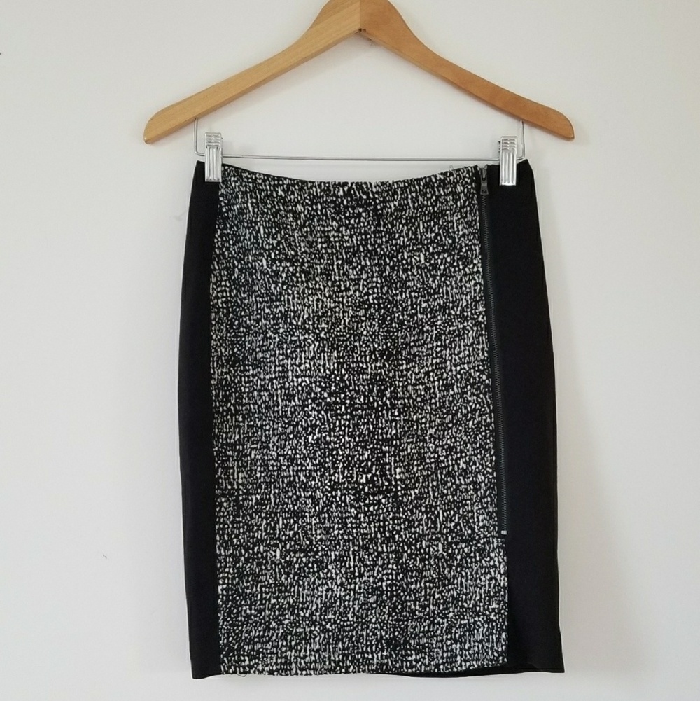Ann Taylor black/white pencil lined skirt
